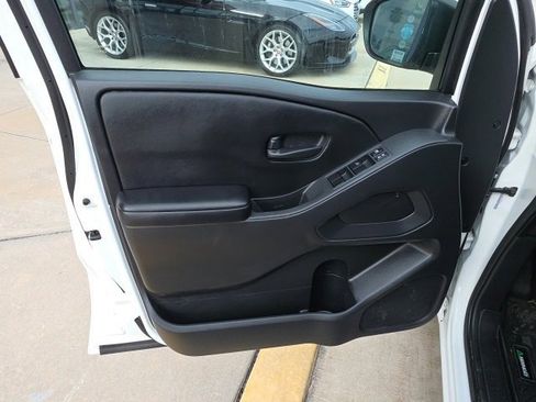 Used 2025 Nissan Frontier S image 12