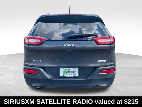 Used 2017 Jeep Cherokee Latitude w/ Safety/Convenience Group AWD/4WD image 7