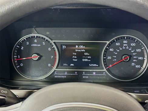 Used 2023 Kia Sorento LX image 3