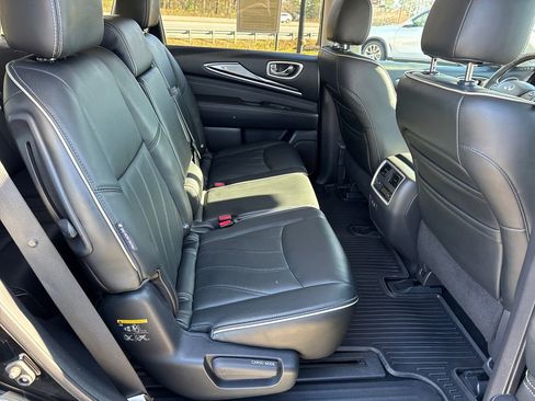 Used 2019 INFINITI QX60 Luxe w/ Essential Package image 15