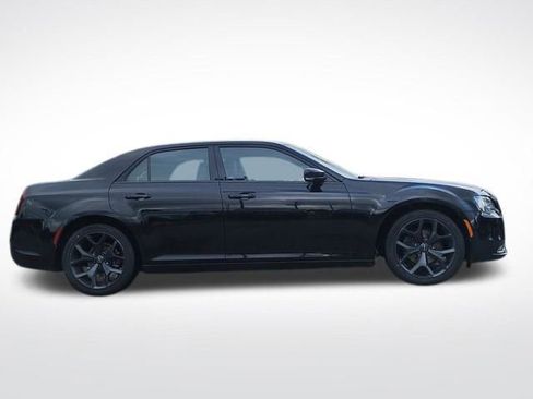 Used 2021 Chrysler 300 S image 9