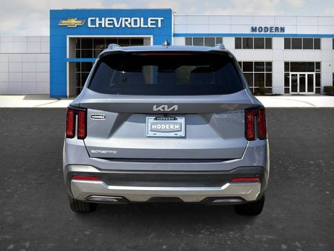 Used 2025 Kia Sorento S w/ Panoramic Sunroof Package FWD image 4