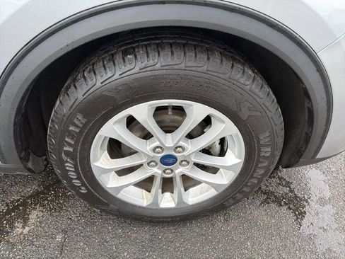 Certified 2021 Ford Escape SE image 5