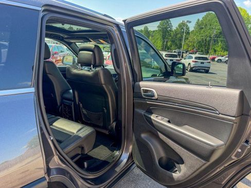 Used 2020 Jeep Grand Cherokee Limited w/ Luxury Group II RWD image 14