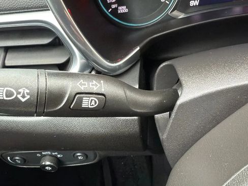 Used 2021 Chevrolet Equinox LT AWD/4WD image 14