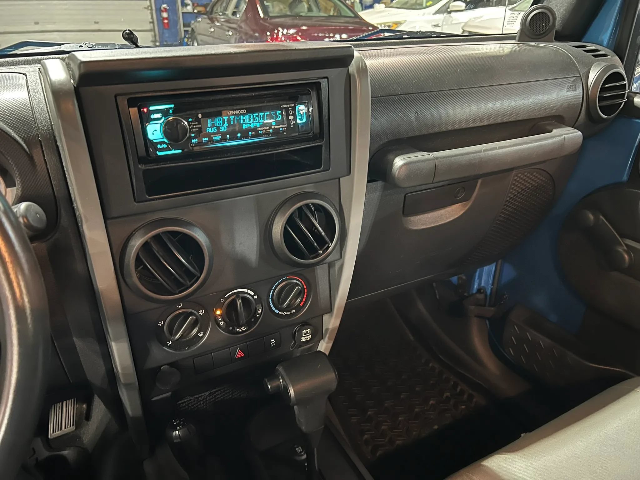 Used 2010 Jeep Wrangler Unlimited Sport AWD/4WD image 13