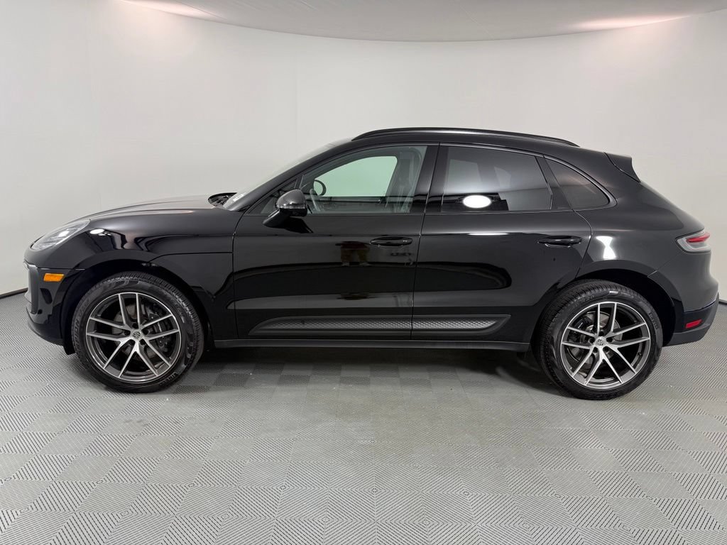 Certified 2026 Porsche Macan AWD/4WD image 2