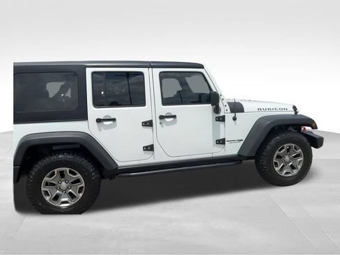 Used 2018 Jeep Wrangler Unlimited Rubicon w/ Connectivity Group AWD/4WD image 6