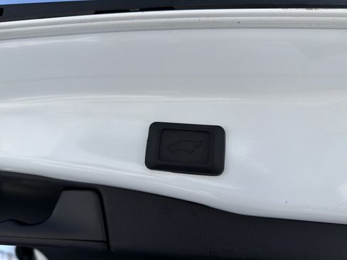 Used 2023 Toyota RAV4 XLE w/ Convenience Package image 26