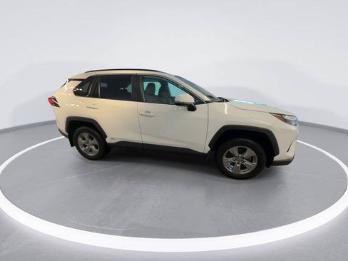 Used 2022 Toyota RAV4 XLE w/ Convenience Package AWD/4WD image 9