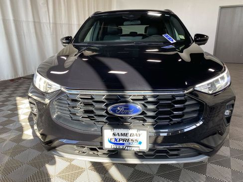 Used 2023 Ford Escape ST-Line Select w/ Tech Pack #2 AWD/4WD image 3
