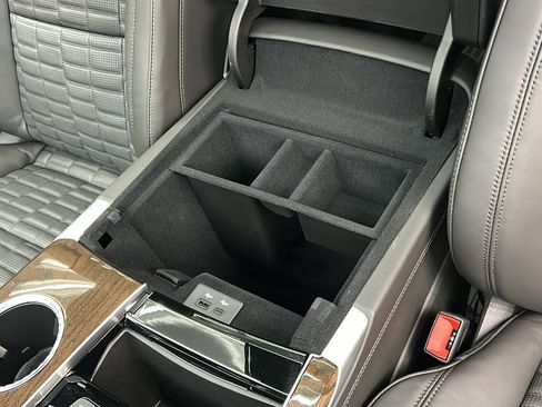 Used 2025 Cadillac Escalade Sport Platinum image 23