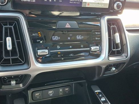 Certified 2023 Kia Sorento X-Line EX image 19