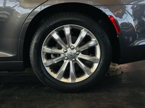 Used 2021 Chrysler 300 Touring L w/ Popular Equipment Group AWD/4WD image 27