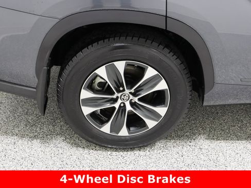 Used 2020 Toyota Highlander XLE image 6