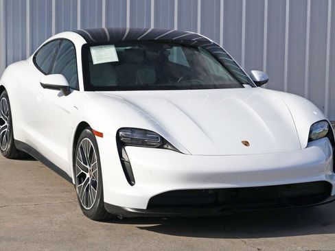 Used 2023 Porsche Taycan 4S w/ Premium Package image 55