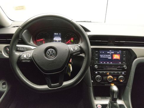 Used 2022 Volkswagen Passat 2.0T SE image 22