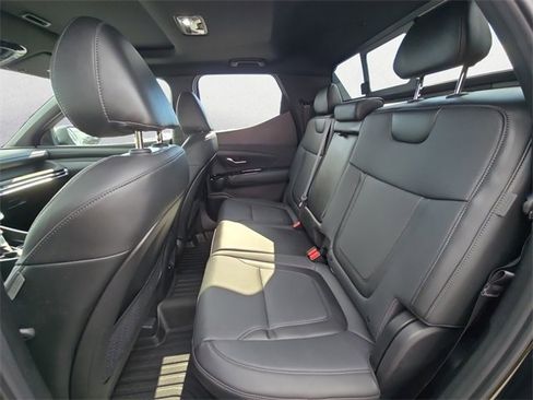 Used 2025 Hyundai Santa Cruz Limited image 13