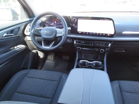 New 2026 Chevrolet Traverse LT w/ Midnight/Sport Edition FWD image 13