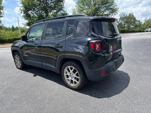 Used 2020 Jeep Renegade Latitude w/ Popular Equipment Group FWD image 4