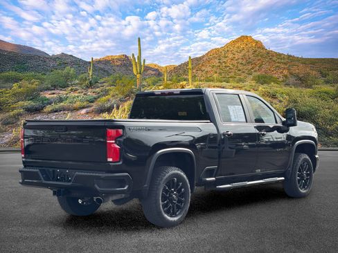 Used 2025 Chevrolet Silverado 2500 LT w/ Trail Boss Package AWD/4WD image 4