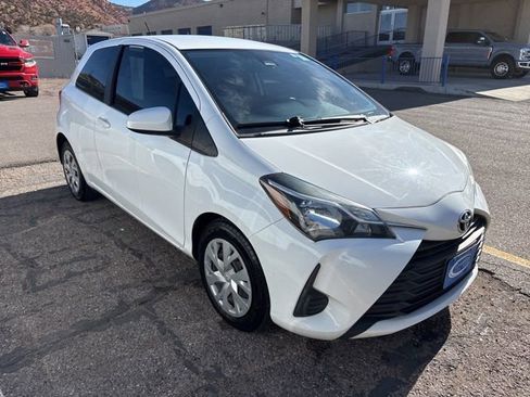 Used 2018 Toyota Yaris L image 8