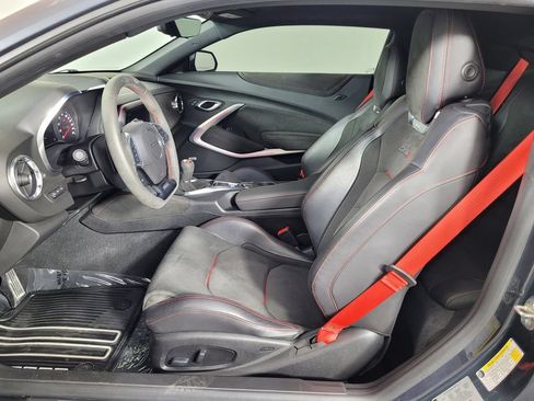 Used 2019 Chevrolet Camaro ZL1 RWD image 17