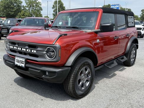 Used 2023 Ford Bronco 4-Door AWD/4WD image 5