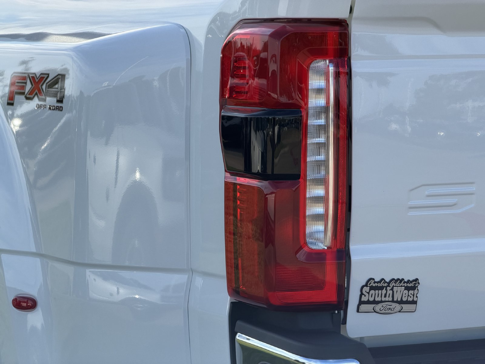 New 2027 Ford F350 Lariat w/ Lariat Premium Package AWD/4WD image 11