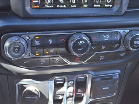 Used 2021 Jeep Wrangler Unlimited Sahara image 31