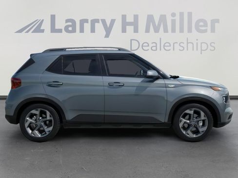 New 2026 Hyundai Venue SEL FWD image 7