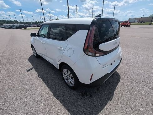 Used 2024 Kia Soul LX FWD image 7