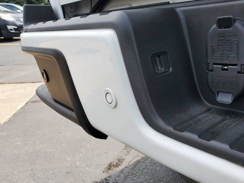 Used 2019 Chevrolet Colorado Z71 AWD/4WD image 12