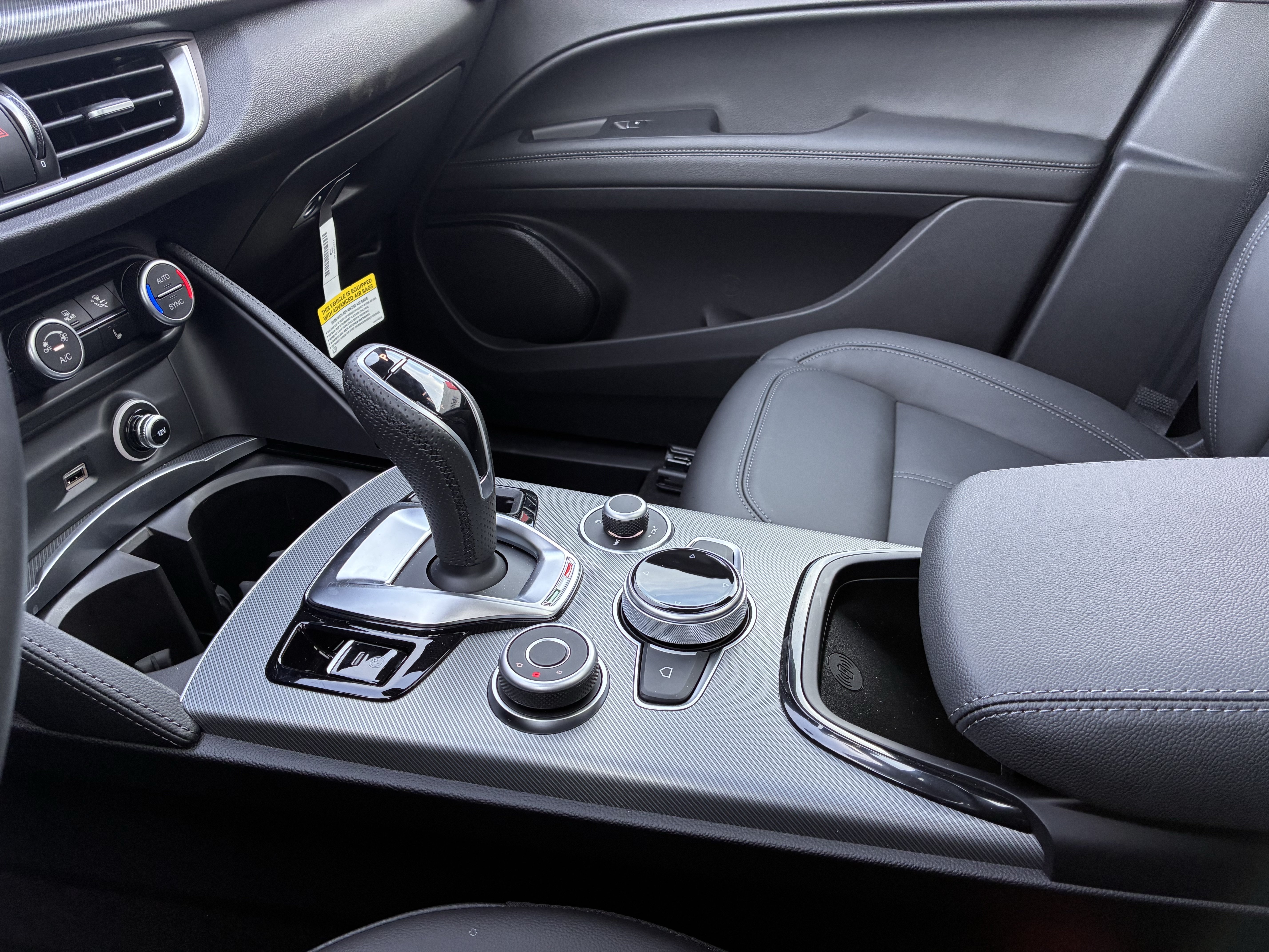 New 2026 Alfa Romeo Stelvio Sprint AWD/4WD image 17