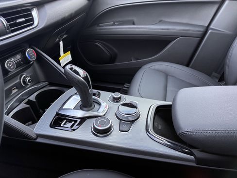 New 2026 Alfa Romeo Stelvio Sprint image 17