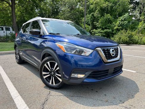 Used 2020 Nissan Kicks SR FWD image 1