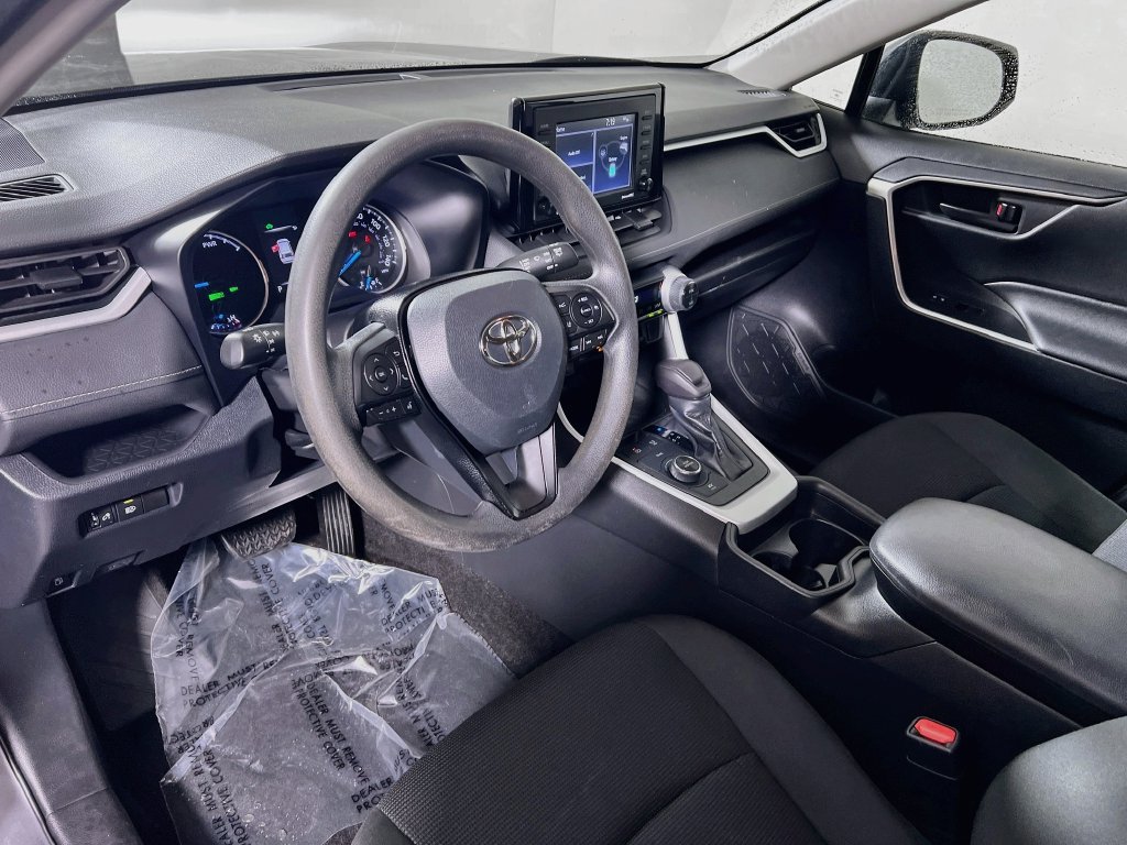 Used 2020 Toyota RAV4 LE w/ Carpet Mat Package AWD/4WD image 9