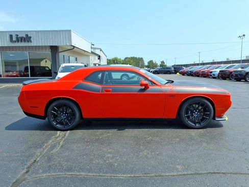 Used 2023 Dodge Challenger R/T Scat Pack w/ T/A Package RWD image 2