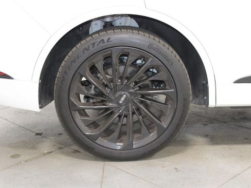 Used 2023 Lincoln Aviator Reserve w/ Jet Appearance Package AWD/4WD image 13