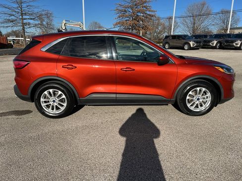 Used 2020 Ford Escape SE image 8