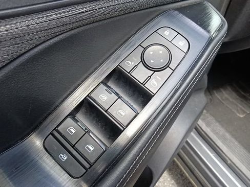 Used 2023 Nissan Rogue SV AWD/4WD image 12