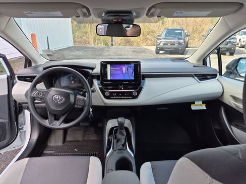 Used 2026 Toyota Corolla LE image 17