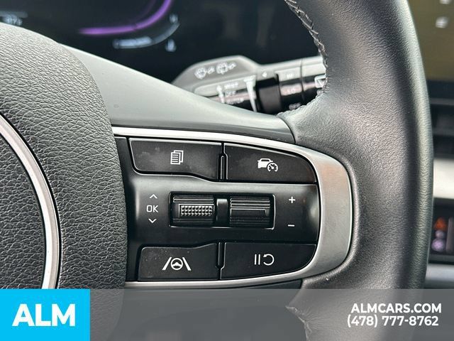 Used 2025 Kia Sportage EX FWD image 30