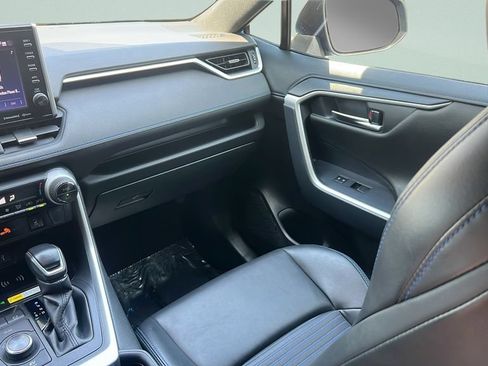 Used 2022 Toyota RAV4 XSE AWD/4WD image 14