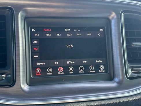 Used 2018 Dodge Challenger R/T RWD image 9