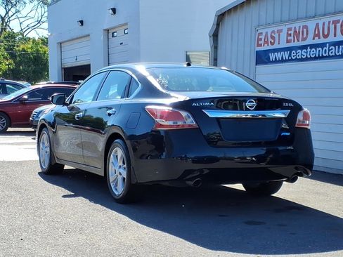 Used 2013 Nissan Altima 2.5 SL w/ Technology Pkg FWD image 3