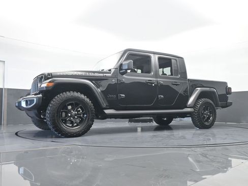 Used 2025 Jeep Gladiator Sport image 56