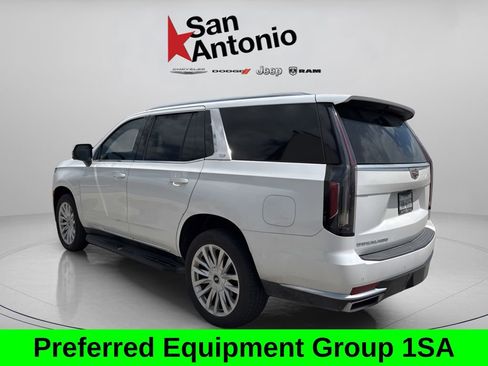 Used 2021 Cadillac Escalade Luxury RWD image 5