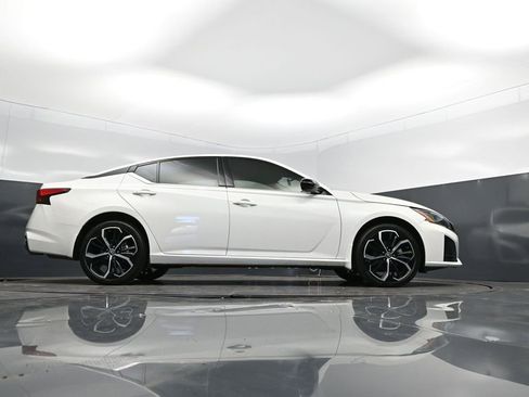 Used 2024 Nissan Altima 2.5 SR image 44