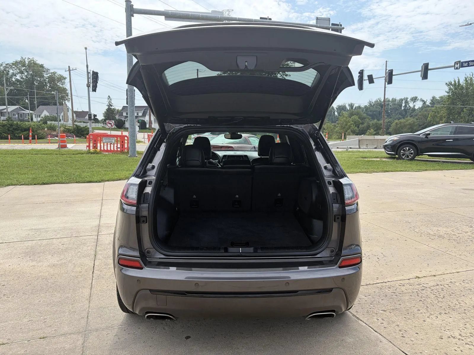 Used 2020 Jeep Cherokee High Altitude AWD/4WD image 22